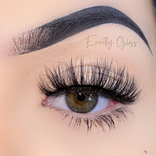 PRE-ORDER NATURELLE BUNDLE 15mmWHOLESALE LASHES